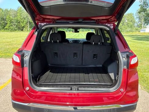 Used 2020 Chevrolet Equinox LT w/ Driver Convenience Package FWD image 18