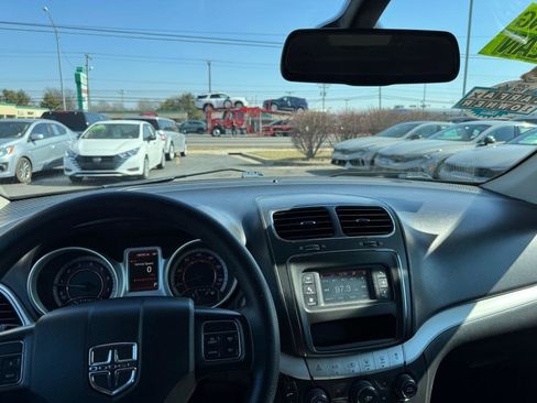 Used 2018 Dodge Journey SXT w/ Blacktop Package image 12