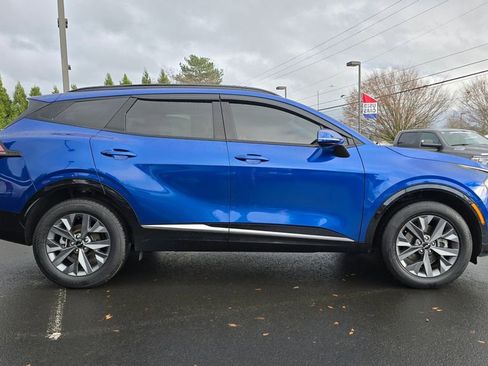 Used 2023 Kia Sportage SX image 2