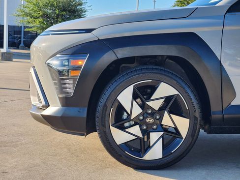 Used 2024 Hyundai Kona Limited FWD image 8