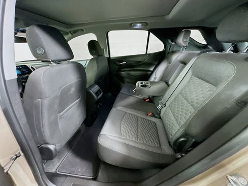 Used 2018 Chevrolet Equinox LT image 27