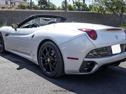 Used 2012 Ferrari California RWD image 6