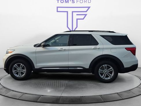 Certified 2023 Ford Explorer XLT w/ Equipment Group 202A AWD/4WD image 3
