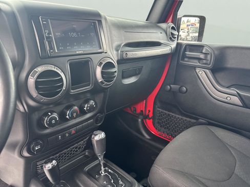 Used 2017 Jeep Wrangler Unlimited Sport w/ Connectivity Group AWD/4WD image 22