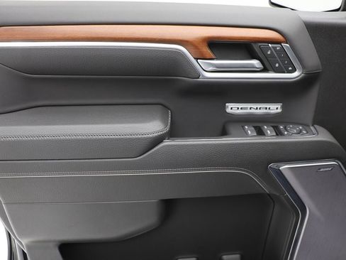 Used 2022 GMC Sierra 1500 Denali w/ Denali Reserve Package image 21
