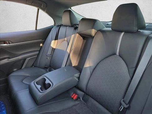 Used 2018 Toyota Camry XSE image 14