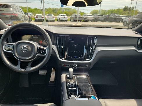 Used 2022 Volvo S60 T8 R-Design AWD/4WD image 3