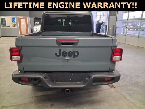 New 2026 Jeep Gladiator Sport image 7