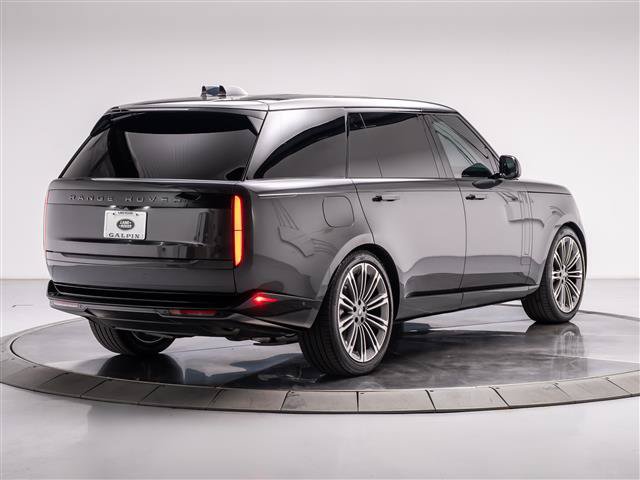 Used 2025 Land Rover Range Rover Long Wheelbase SE AWD/4WD image 5