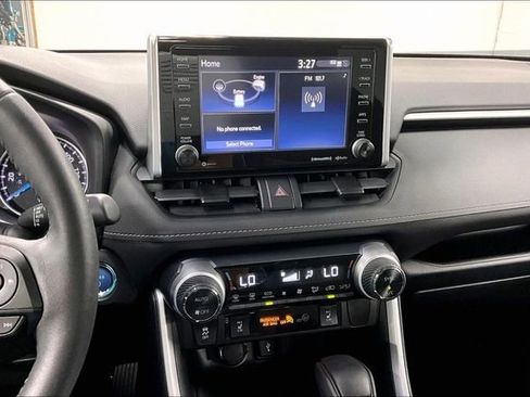 Used 2021 Toyota RAV4 XLE w/ Convenience Package image 5