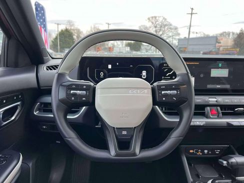 Used 2025 Kia K4 GT-Line w/ GT-Line Premium Package image 13