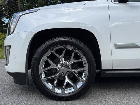 Used 2019 Cadillac Escalade Platinum AWD/4WD image 10
