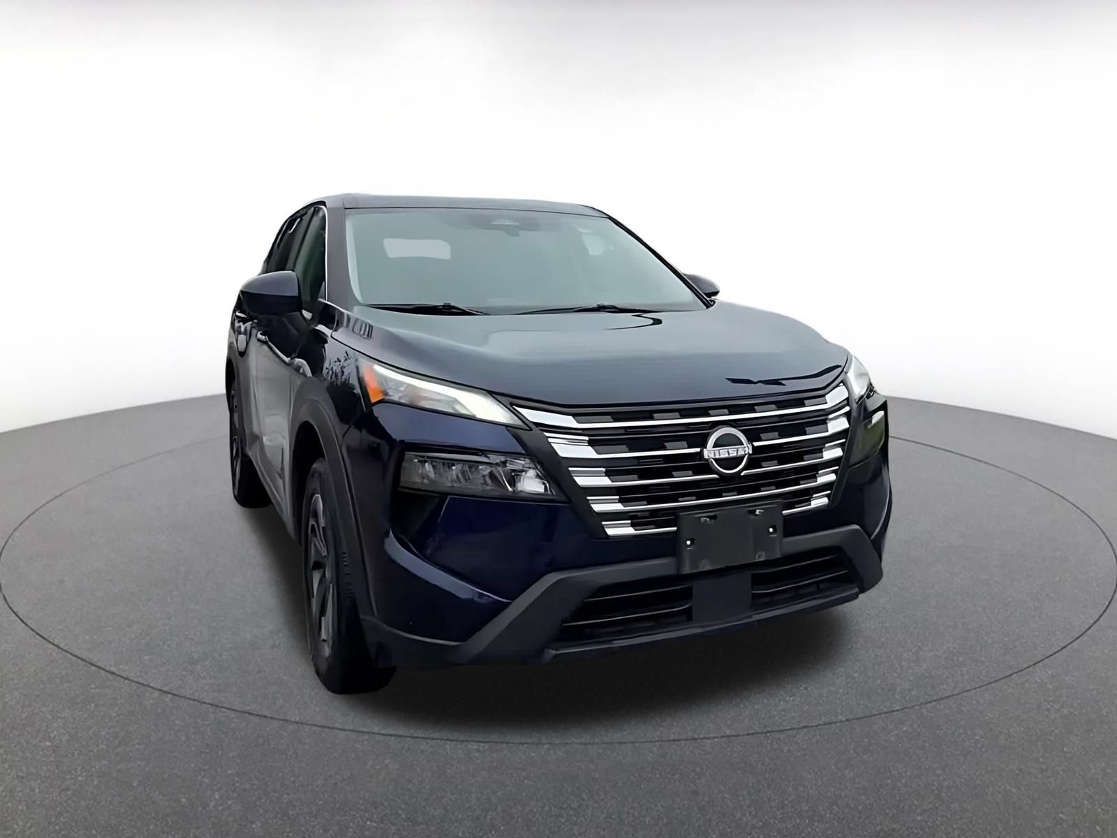 Used 2025 Nissan Rogue SV AWD/4WD image 3