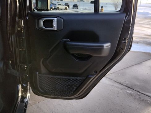 Used 2019 Jeep Wrangler Unlimited Sport S image 24