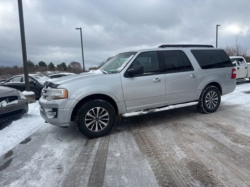 Used 2017 Ford Expedition EL XLT w/ Equipment Group 202A image 3