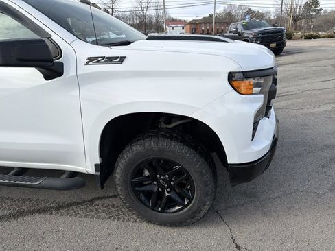 Used 2022 Chevrolet Silverado 1500 Custom Trail Boss w/ LPO, Dark Essentials Package image 4