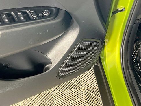 Certified 2024 Hyundai Venue SE image 18