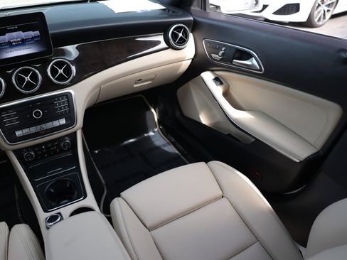 Used 2019 Mercedes-Benz CLA 250 image 26