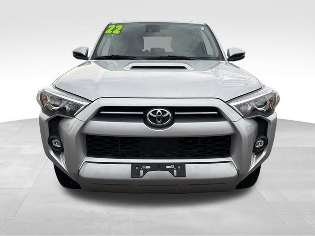 Used 2022 Toyota 4Runner TRD Off-Road Premium AWD/4WD image 2
