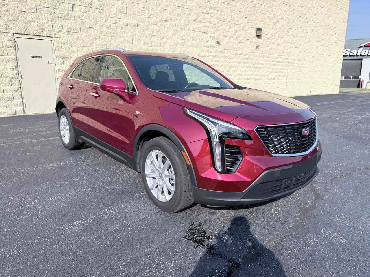 Used 2023 Cadillac XT4 Luxury w/ Cold Weather Package AWD/4WD image 7