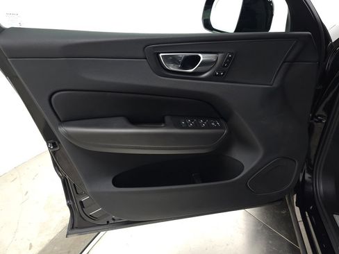 Certified 2025 Volvo XC60 B5 Core AWD/4WD image 17