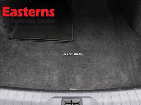 Used 2024 Nissan Altima 2.5 SV FWD image 9