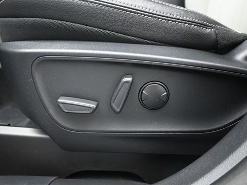 New 2025 Ford Escape SE w/ PHEV Premium Package image 10