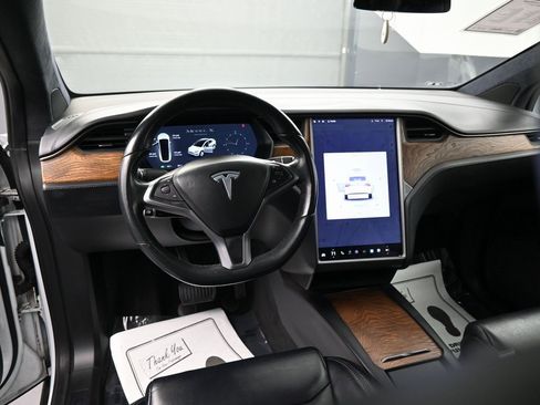Used 2020 Tesla Model X Long Range image 9