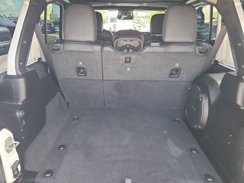 Used 2025 Jeep Wrangler Unlimited Sahara w/ Safety Group AWD/4WD image 6