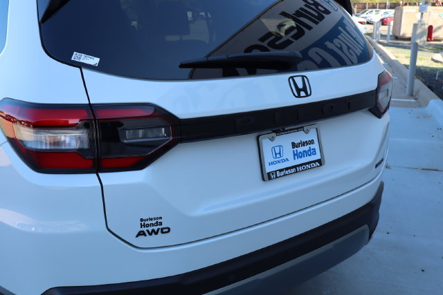 New 2026 Honda Pilot Touring image 7