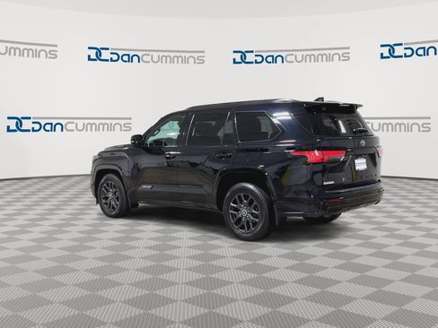 Used 2023 Toyota Sequoia Platinum AWD/4WD image 6