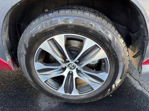 Used 2022 Toyota Highlander XLE image 27