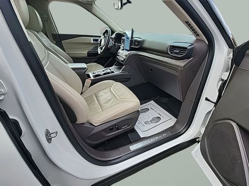 Certified 2020 Ford Explorer Platinum w/ Premium Technology Package AWD/4WD image 20