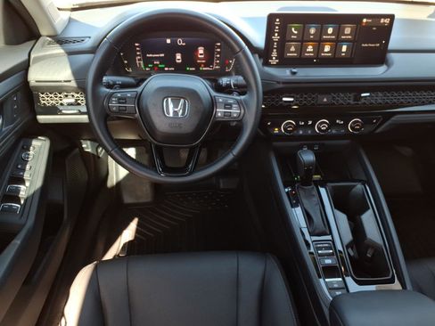 Used 2025 Honda Accord EX-L image 17