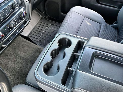 Used 2018 Chevrolet Silverado 1500 LT w/ LT Eassist Package AWD/4WD image 18