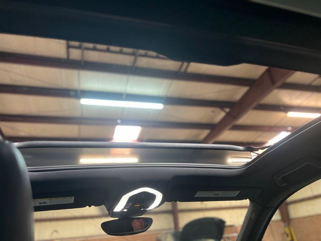 Used 2017 Porsche Cayenne AWD/4WD image 34