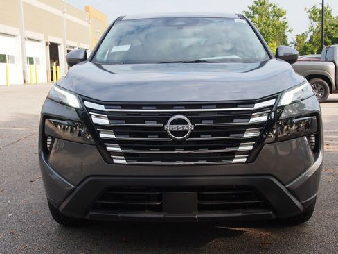 Used 2026 Nissan Rogue SV AWD/4WD image 2