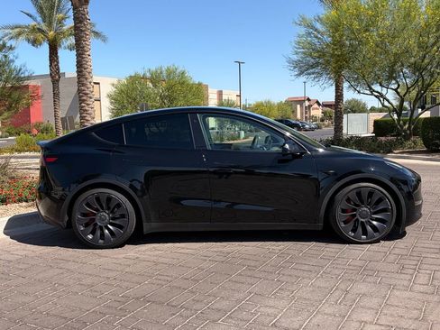 Used 2021 Tesla Model Y Performance AWD/4WD image 2
