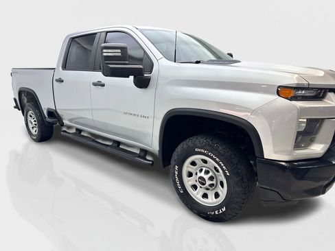 Used 2022 Chevrolet Silverado 2500 Custom w/ Custom Convenience Package AWD/4WD image 12
