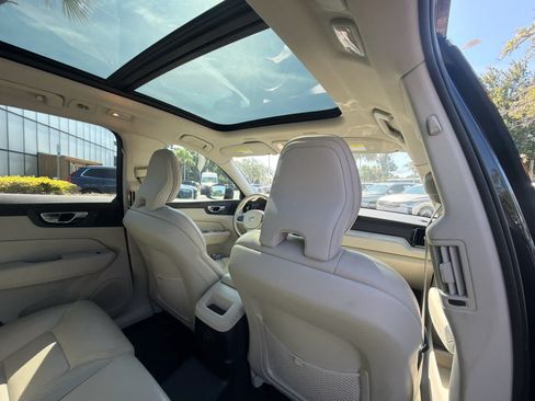 Used 2022 Volvo XC60 T8 Inscription w/ Advanced Package AWD/4WD image 19