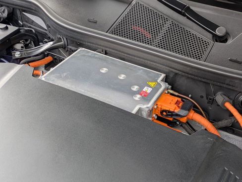 Used 2023 Audi e-tron S Premium Plus w/ Black Optic Package image 24