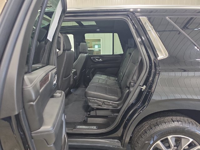 Used 2023 Chevrolet Tahoe LT w/ Luxury Package AWD/4WD image 24