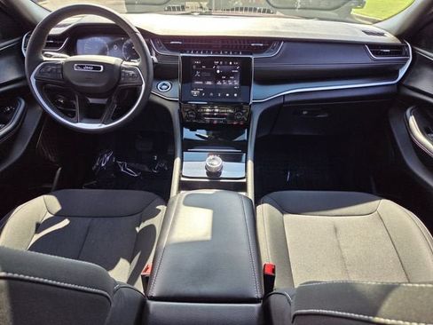 Used 2025 Jeep Grand Cherokee L Laredo w/ Luxury Tech Group I RWD image 13