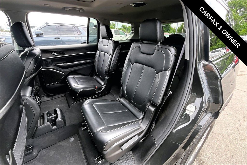 Used 2024 Jeep Grand Cherokee L Limited AWD/4WD image 7