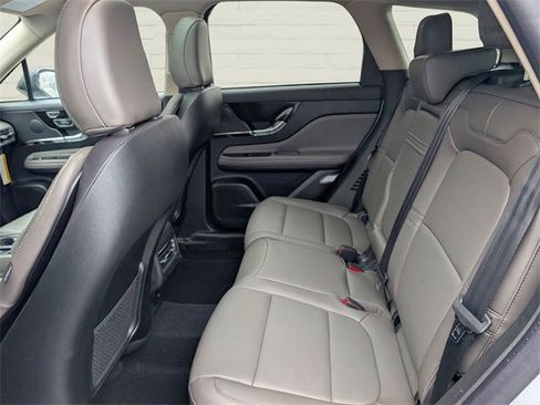 New 2026 Lincoln Corsair Premiere image 13