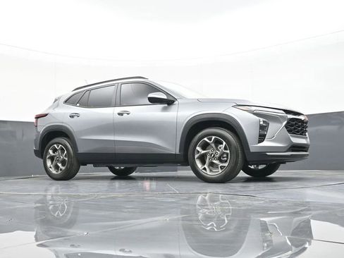 New 2026 Chevrolet Trax LT w/ Driver Confidence Package FWD image 47