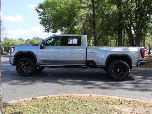 Used 2026 GMC Sierra 3500 Denali Ultimate image 16