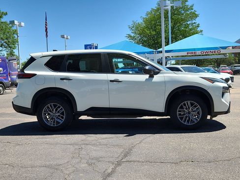 Used 2024 Nissan Rogue S AWD/4WD image 6