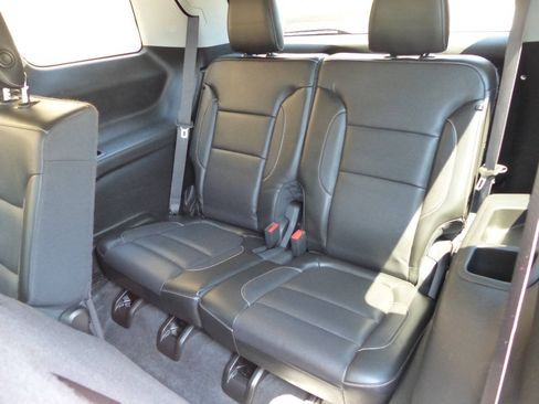Used 2017 GMC Acadia SLT AWD/4WD image 44
