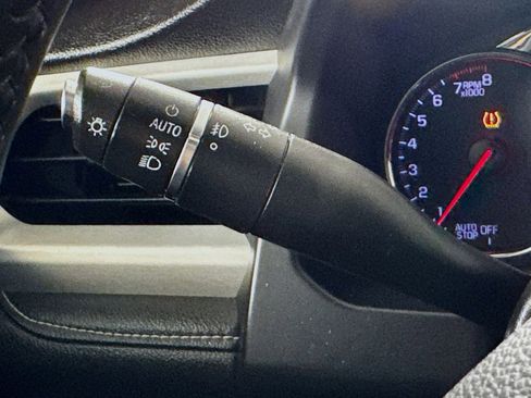 Used 2020 GMC Acadia SLT w/ Driver Alert Package II image 12